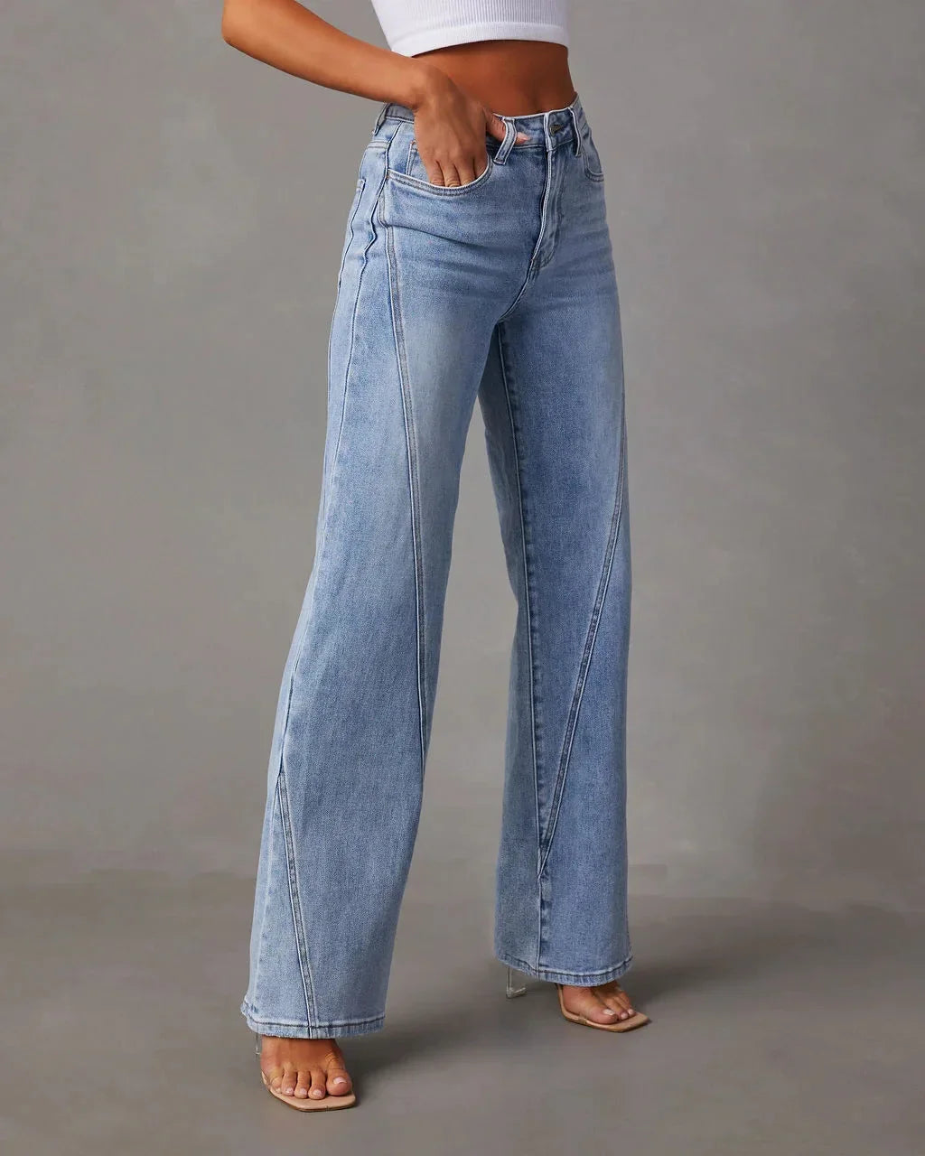 Zoey I Loose, close-fitting patchwork women's jeans with a wide leg