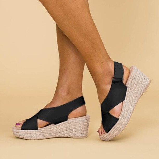 Léa Blanchet | Foot-Supportive Fashion Sandals
