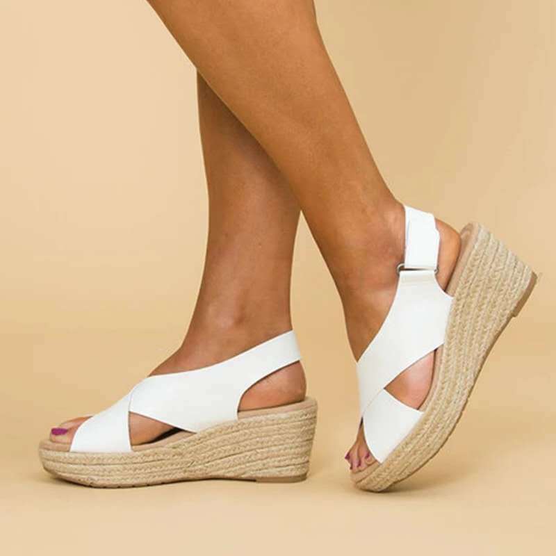 Léa Blanchet | Foot-Supportive Fashion Sandals