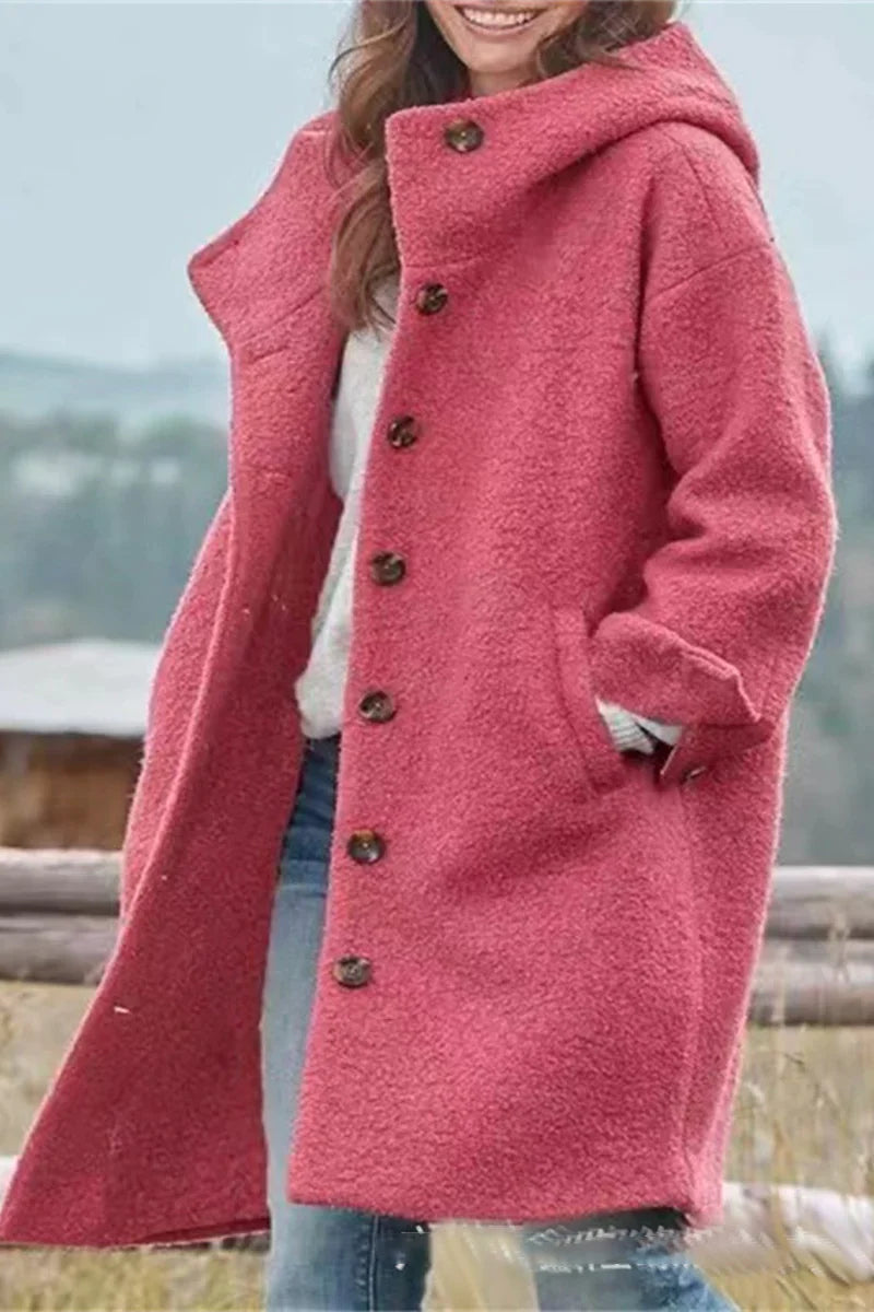 Élodie Lavin | Elegant Solid Colour Coat