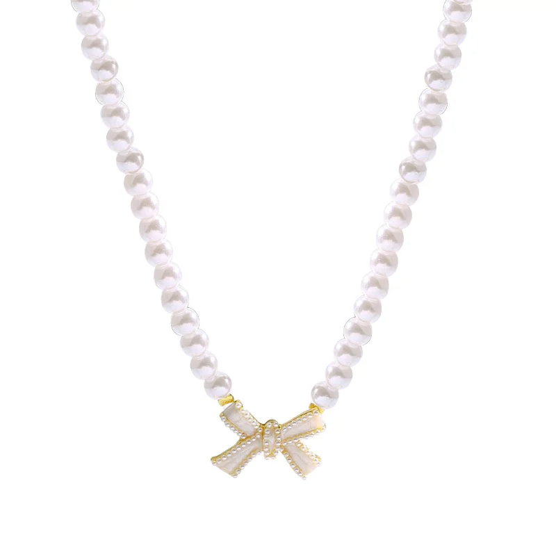 Coquette Pearl Necklace