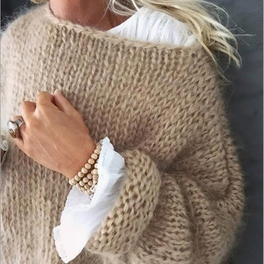 Léa Blanchet | Stylish and Trendy Knit Sweater