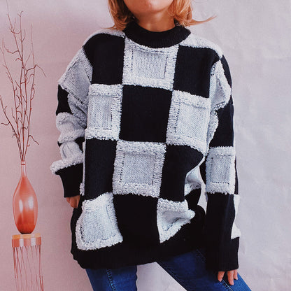 Isabelle Moreau | Elegant Sweater in a Checkerboard Pattern