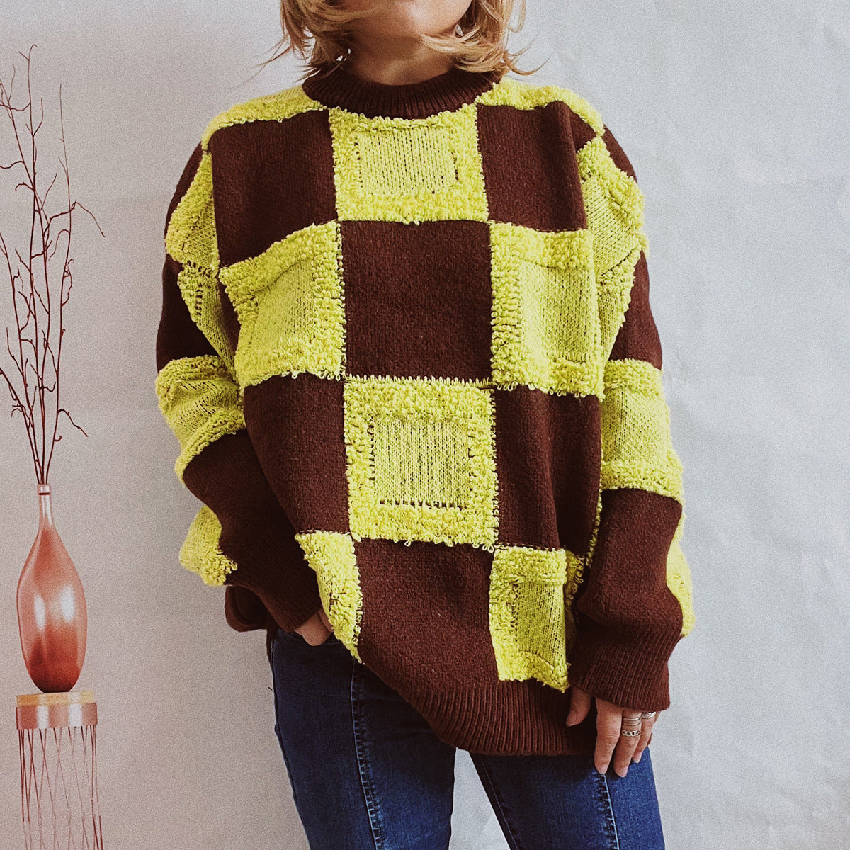 Isabelle Moreau | Elegant Sweater in a Checkerboard Pattern