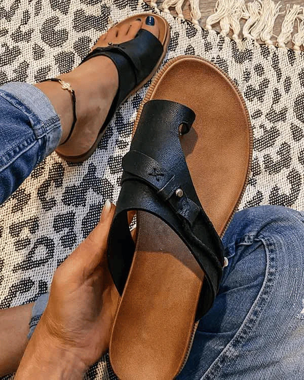 Amélie - Leather Clip Toe Sandals