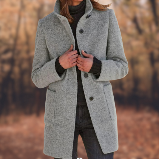 Léa Blanchet | Ladies coat with buttons