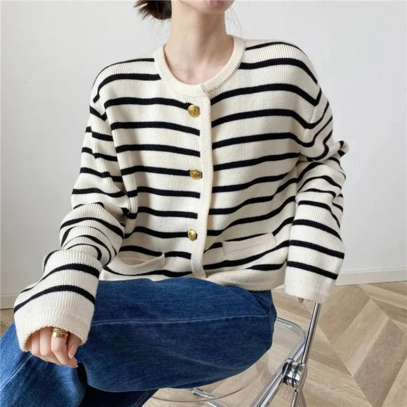 Elegant Knitted Cardigan with Stripes & Pockets