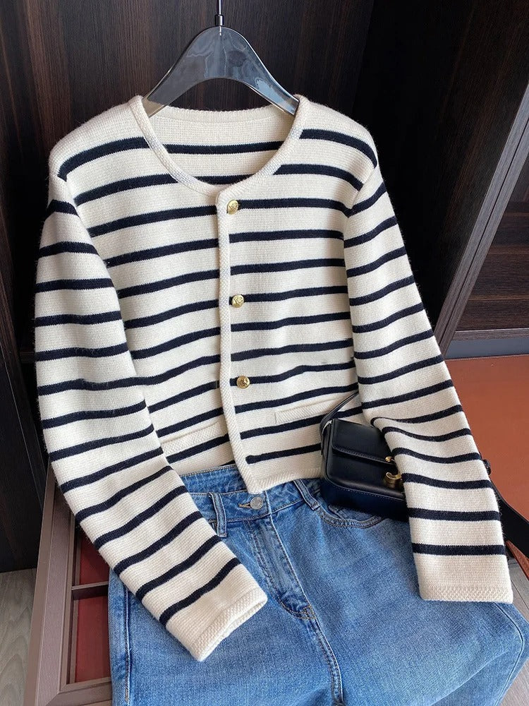 Elegant Knitted Cardigan with Stripes & Pockets