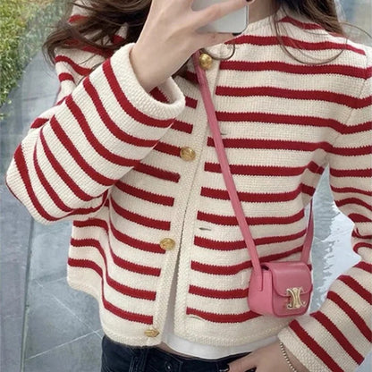 Elegant Knitted Cardigan with Stripes & Pockets