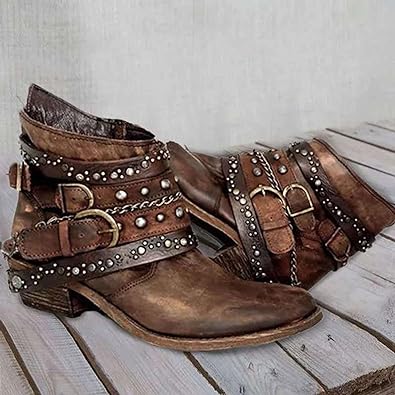 Isabelle Moreau | Vintage Chained Boots