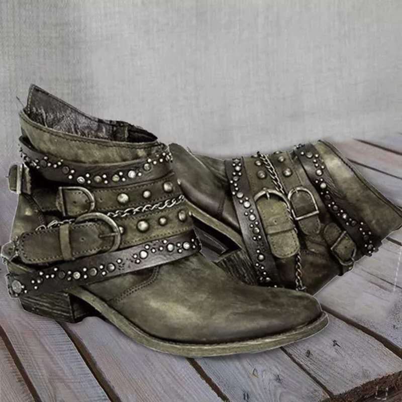 Isabelle Moreau | Vintage Chained Boots