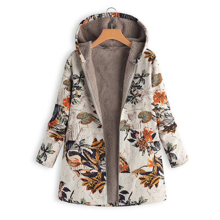 Léa Blanchet | Vintage patterned jacket